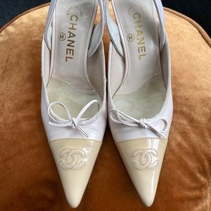 AUTHENTIC CHANEL Vintage Kitten Heels! Size 6!